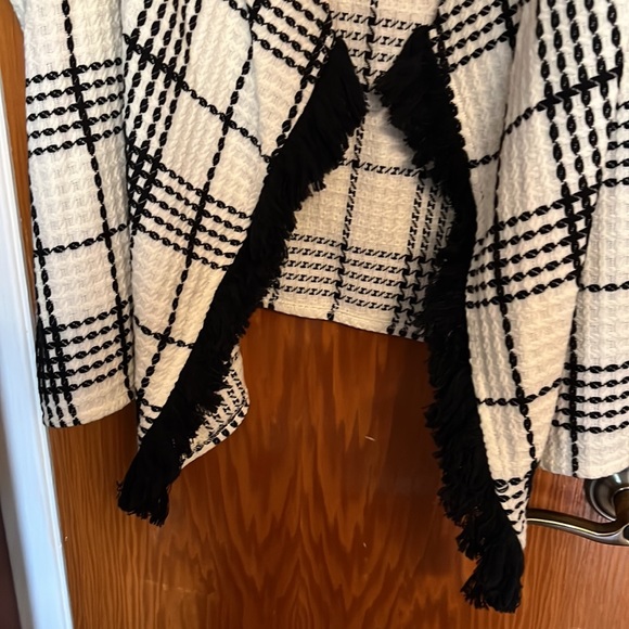 WDG sweater/ cover up or (Bundle 3 for 50) - Picture 5 of 6